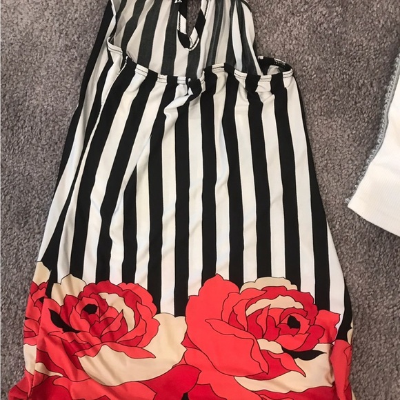 Halter top - Picture 3 of 3